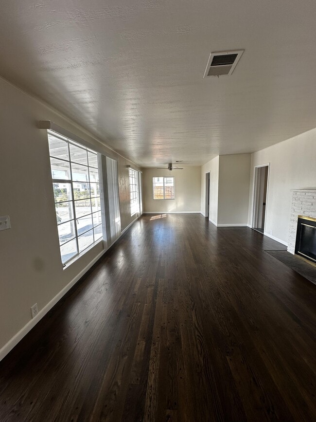 Building Photo - 2026 W Ave 134th