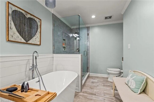 Building Photo - Beautiful Updated Home for Rent in New Irv...