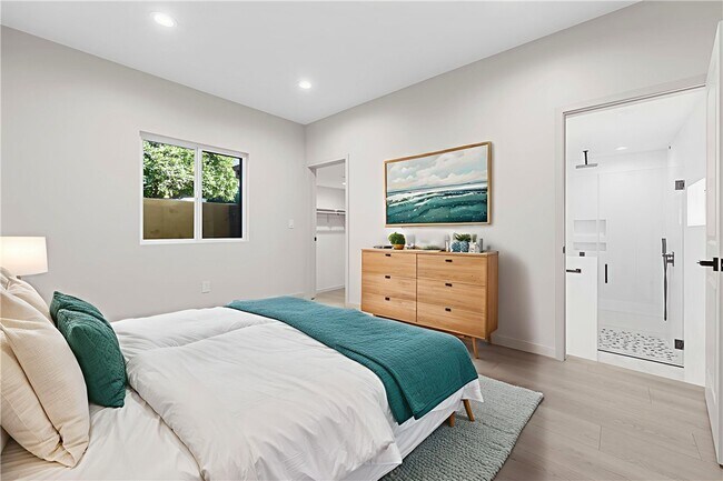 Building Photo - 13249 Kagel Canyon St