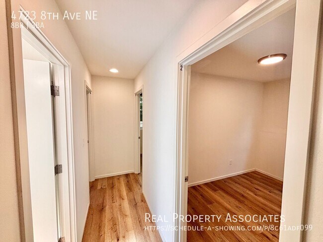 Building Photo - 4723 8th Ave NE