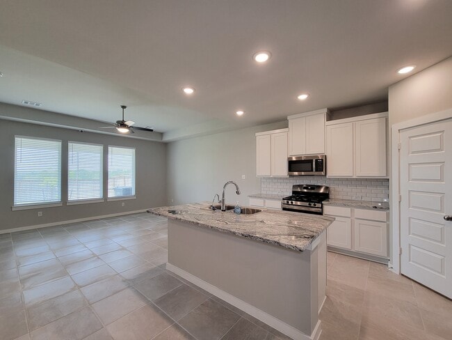 Building Photo - 2905 Terrace Grove Dr