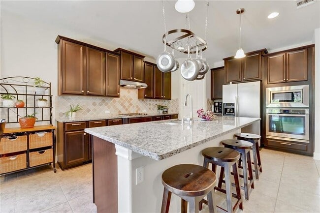 Building Photo - 16005 Cinca Terra Dr