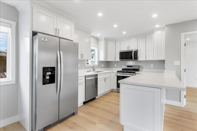 Building Photo - 1832 9th St