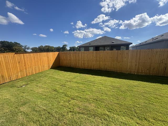 Building Photo - 423 Finch Cir