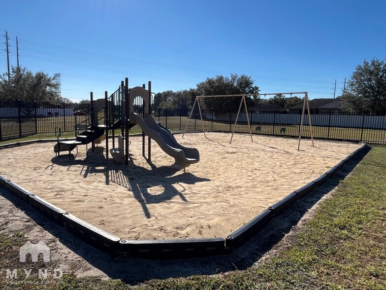 Building Photo - 2943 Lyndscape St