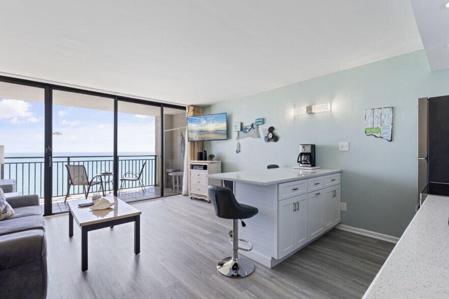 Building Photo - 5556 N Ocean Blvd