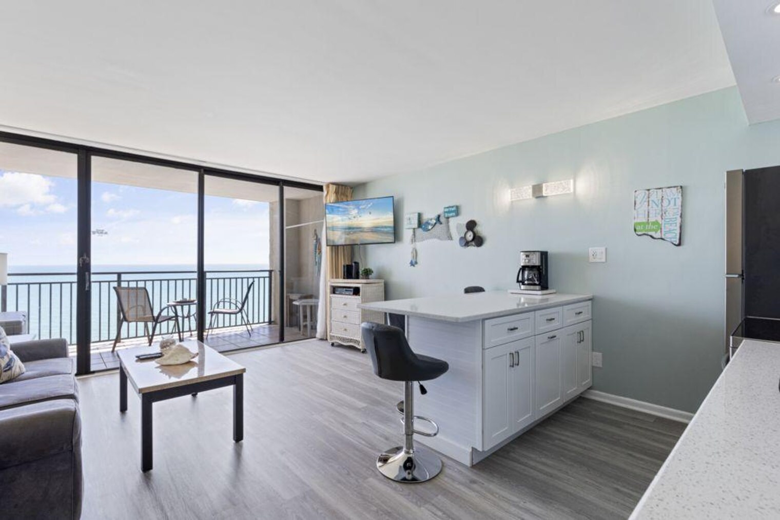 Building Photo - 5556 N Ocean Blvd
