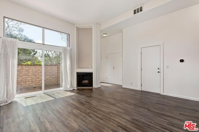 Building Photo - 13011 Mindanao Wy