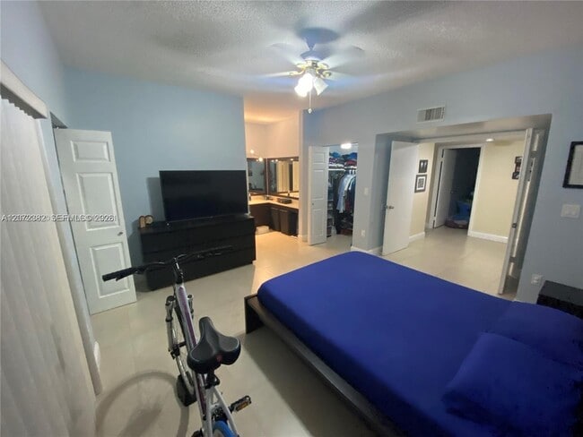 Building Photo - 8806 SW 130th Ct