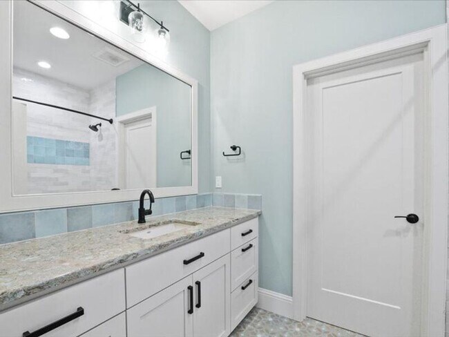 Building Photo - 3500 S Morain St