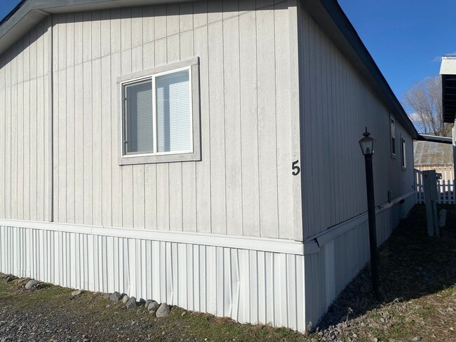 Building Photo - 3 bedroom, 2 full baths, carport and shed