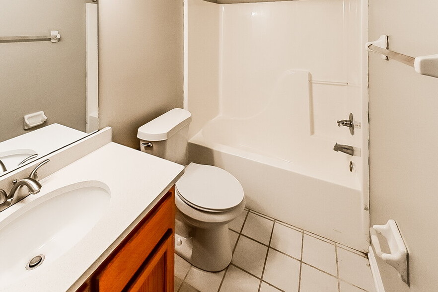 Building Photo - 1426 Clockshop Dr