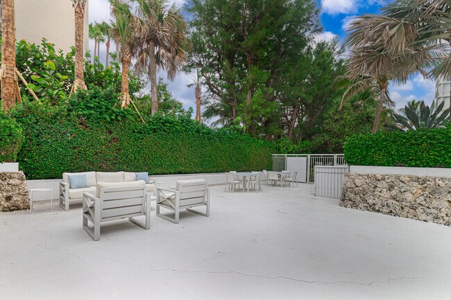 Building Photo - 2780 S Ocean Blvd