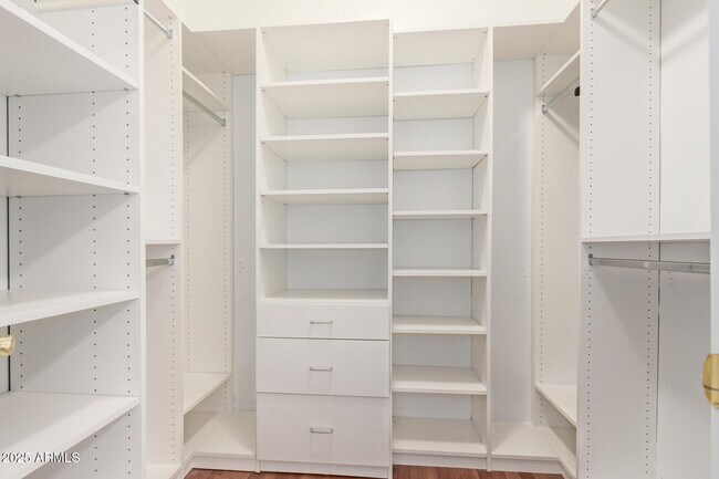 Building Photo - 9366 E Celtic Dr
