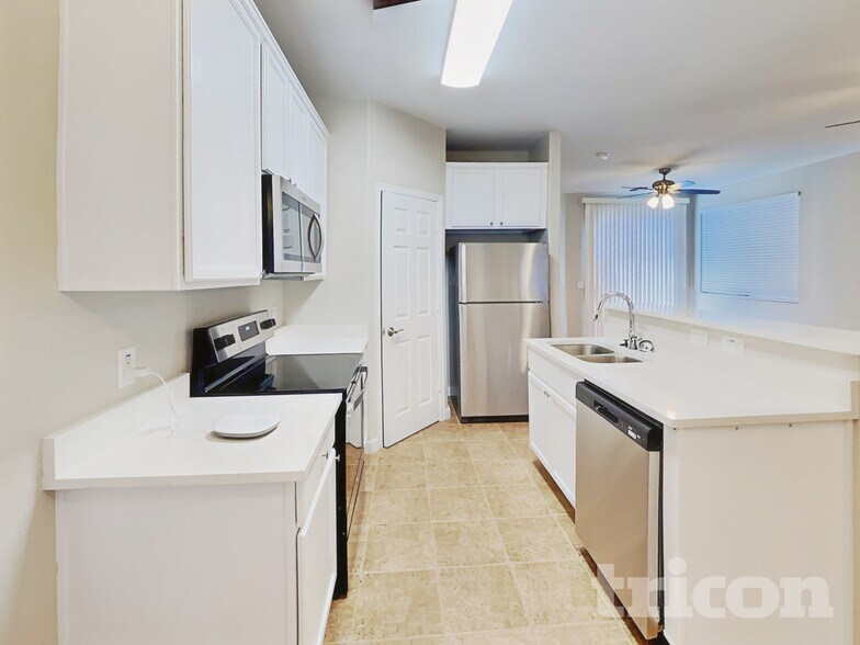 Building Photo - 1607 W Lydia Ln