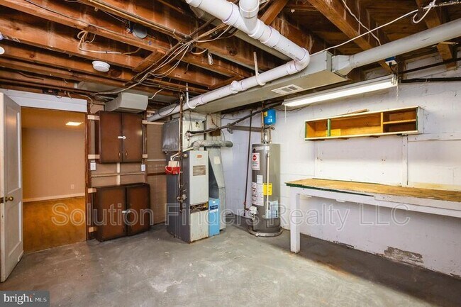 Building Photo - 2110 Coralthorn Rd