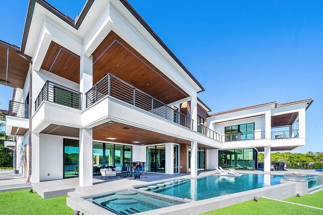 Building Photo - 2934 NE 8th Ave