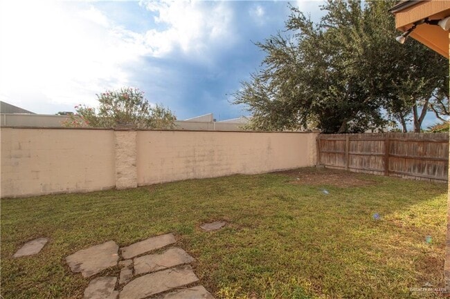 Building Photo - 4905 S Hummer Ln