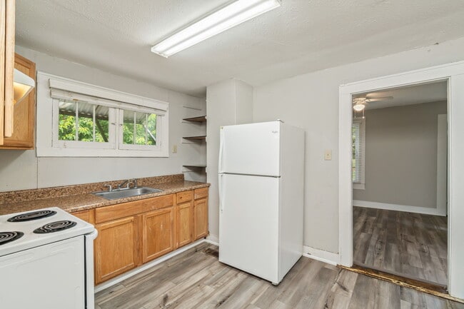 Building Photo - 4100 Garnet Dr