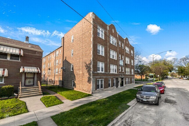 Building Photo - 9244 S Saginaw