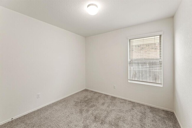 Building Photo - 6526 Teramo Ter