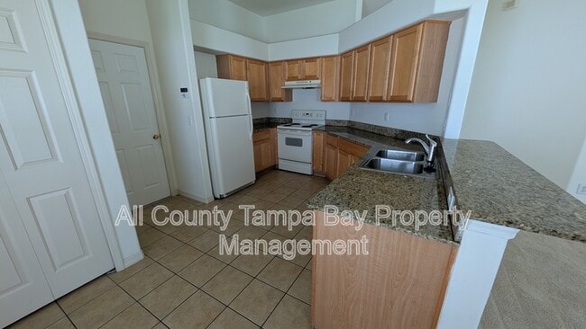 Building Photo - 25820 Crippen Dr