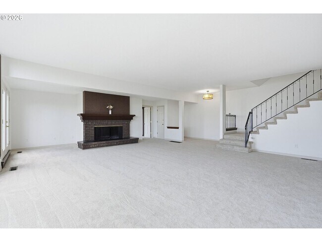 Building Photo - One-of-a-Kind 5BR Home with Floor-to-Ceiling Windows, Wraparound Decks & Breathtaking Treeline Views