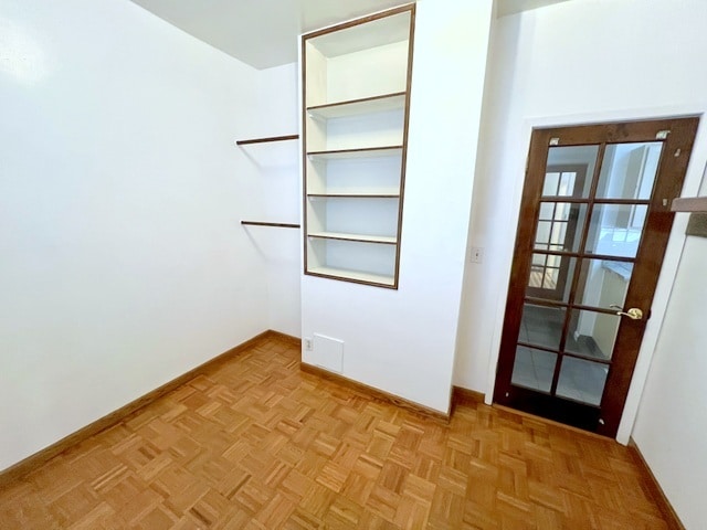 SHELVES - 1539 N Jackson St