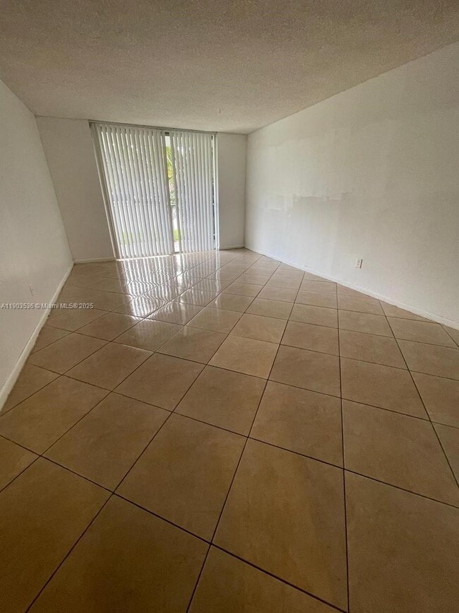 Building Photo - 494 NW 165th St