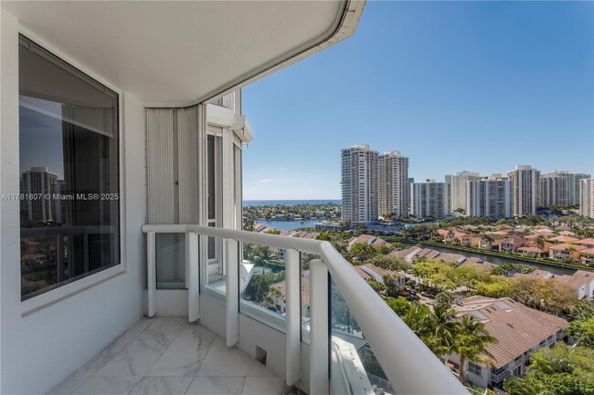 Building Photo - 21055 Yacht Club Dr