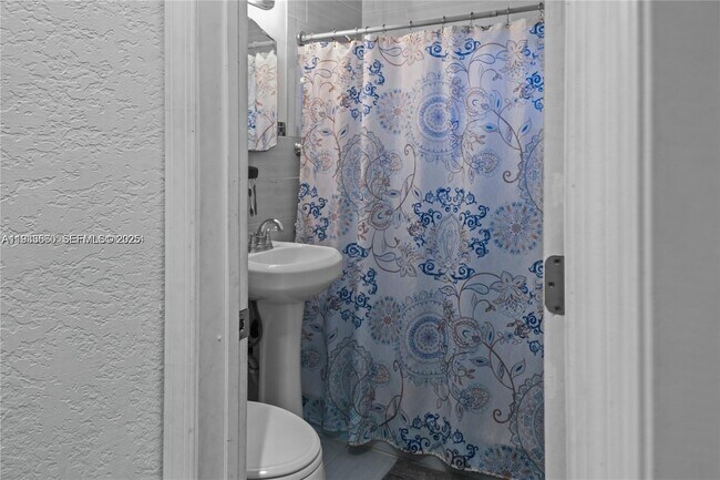 Building Photo - 117 W 34th St