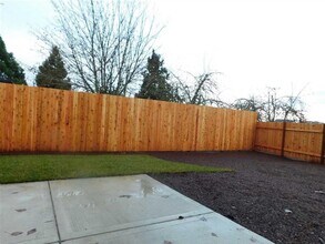 Building Photo - 569
