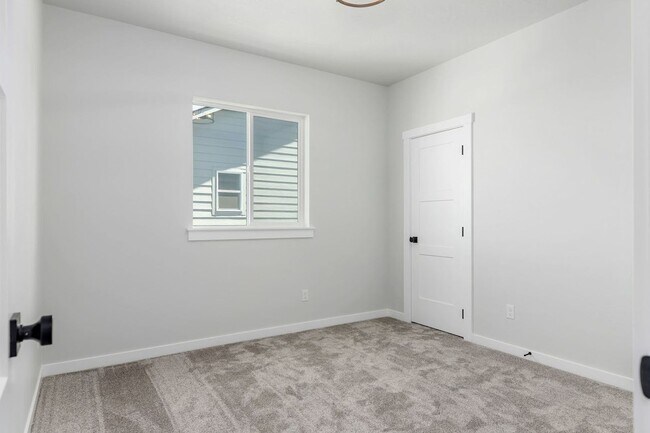 Building Photo - Brand New Home In Boise!