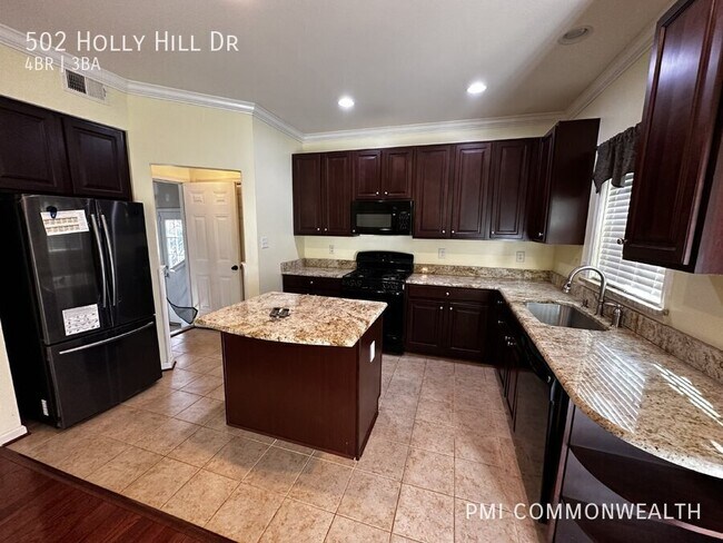 Building Photo - 502 Holly Hill Dr