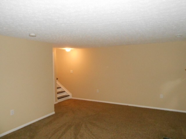 Building Photo - 6693 Jennyann Way