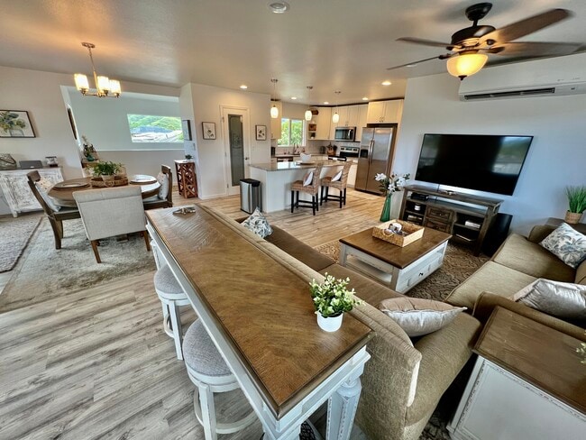 Building Photo - 451 Lanae Way