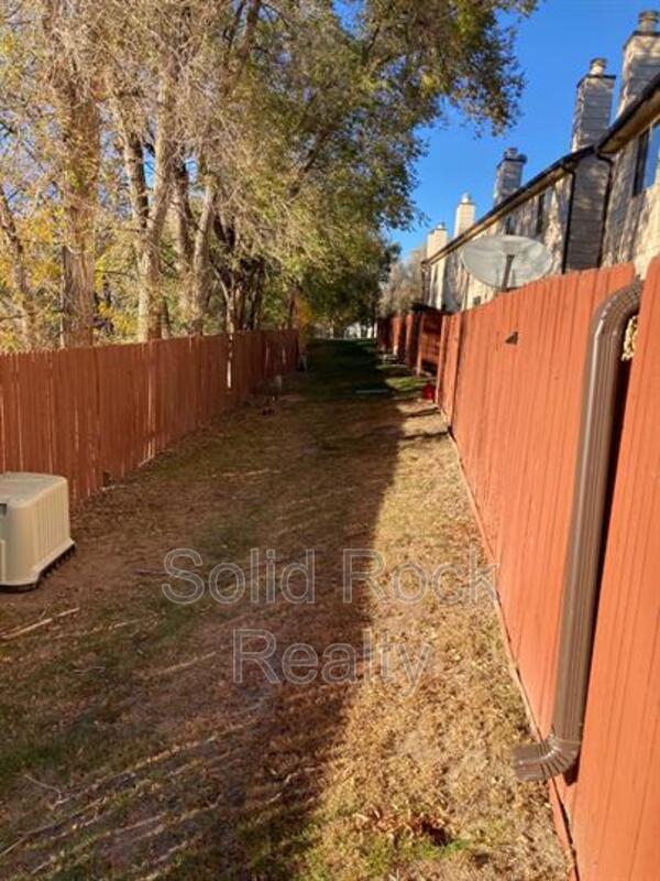 Building Photo - 2309 Lexington Village Ln