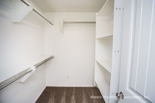 Building Photo - 14211 Vernon Ave