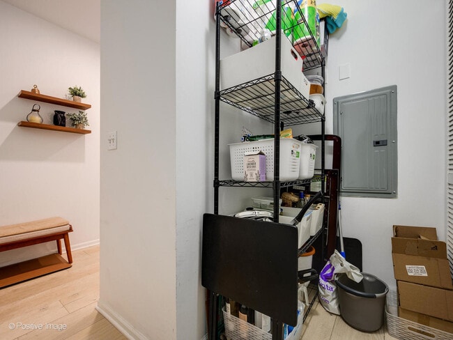 Building Photo - 520 N Halsted St