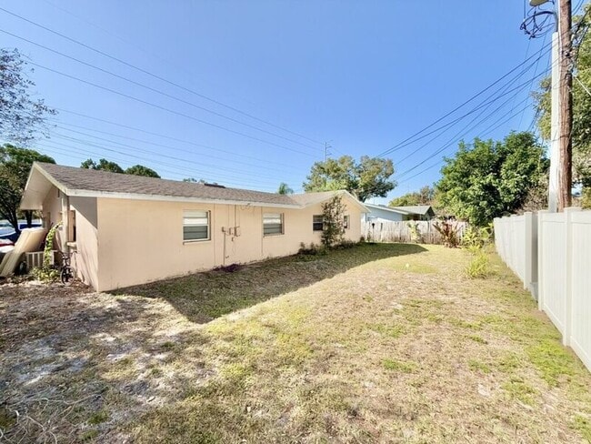 Building Photo - 972 San Christopher Dr