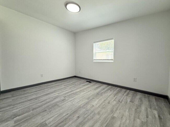 Building Photo - 1477 Olive St SW