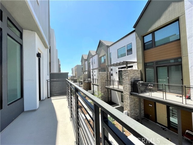 Building Photo - 152 Sawbuck