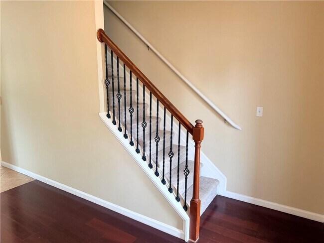 Building Photo - 2066 Peach Shoals Cir