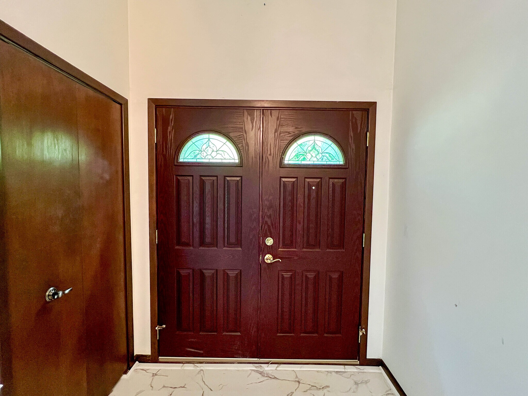 Building Photo - 25946 Tallwood Dr
