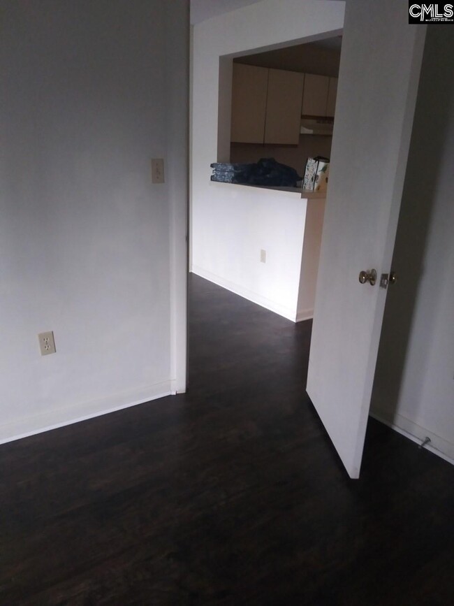 Building Photo - 1600 Park Cir