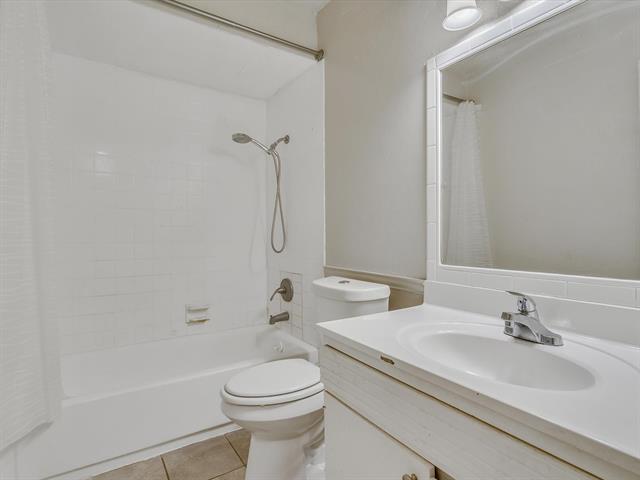 Building Photo - 5053 Ridglea Ln