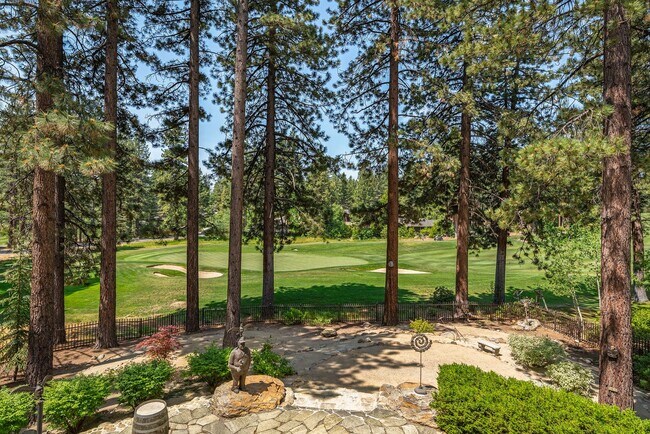 Building Photo - Golf Course Property Located on the 13Th Green