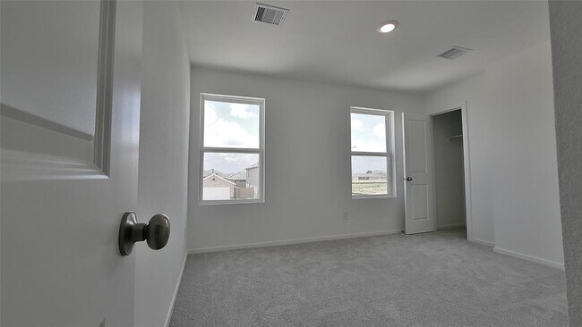 Building Photo - 26814 Feather Reed Dr