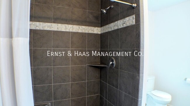 Building Photo - 3138 Shadypark Dr