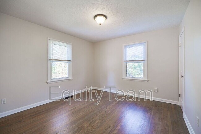 Building Photo - 6949 Marbev Dr